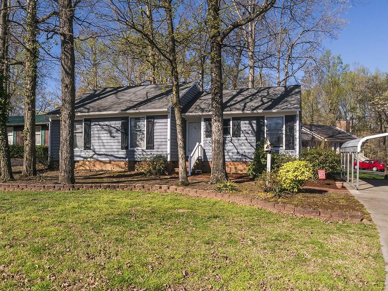 1825 Fairview St, Burlington, NC 27215