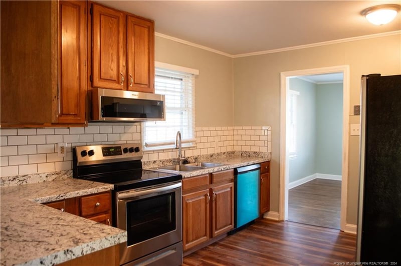 1825 Seabrook Rd, Fayetteville, NC 28301