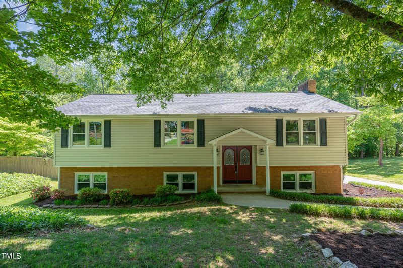 1826 Broadway Dr, Graham, NC 27253