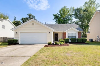 1826 Heisser Ln, Fuquay Varina, NC 27526