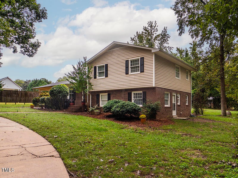 1826 Stratford Rd, Burlington, NC 27215
