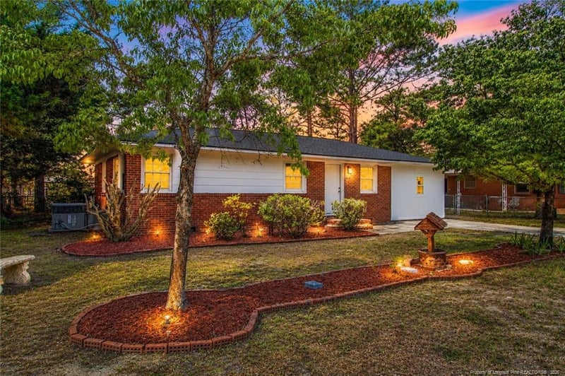 1826 Wayne Ln, Fayetteville, NC 28304