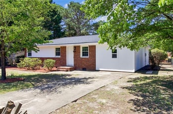 1826 Wayne Ln, Fayetteville, NC 28304