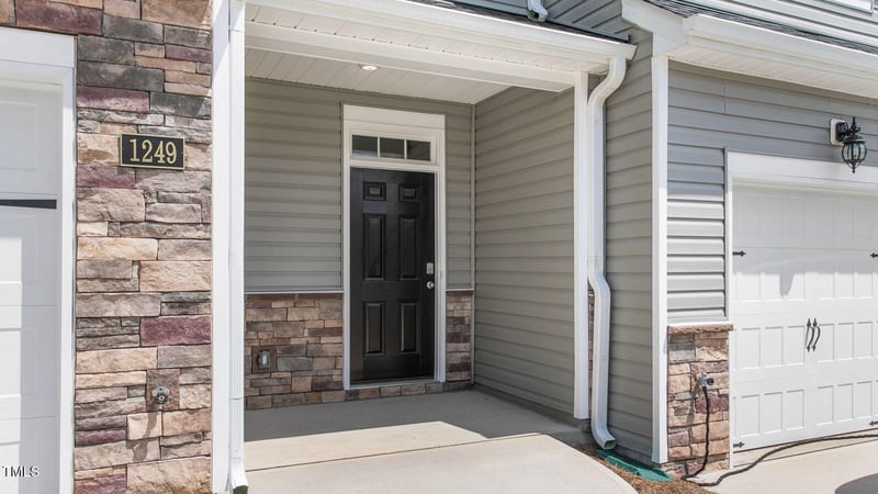 1827 Hinesley Dr, Durham, NC 27703
