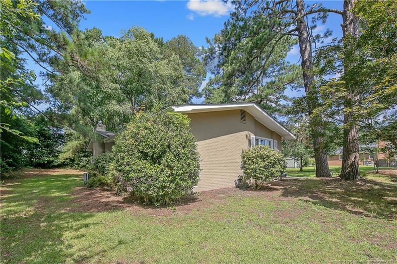 1828 Notre Dame Pl, Fayetteville, NC 28304