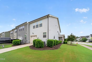 1828 Shady Oaks Dr, Wendell, NC 27591