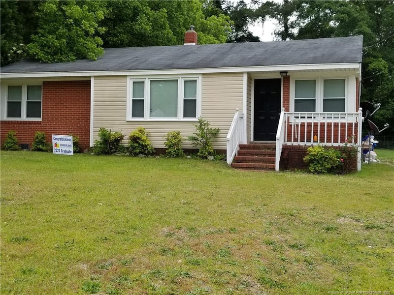 1829 Inverness Dr, Fayetteville, NC 28304