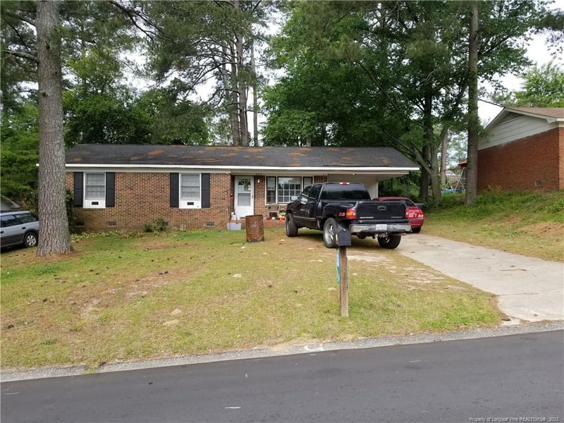 1829 Inverness Dr, Fayetteville, NC 28304