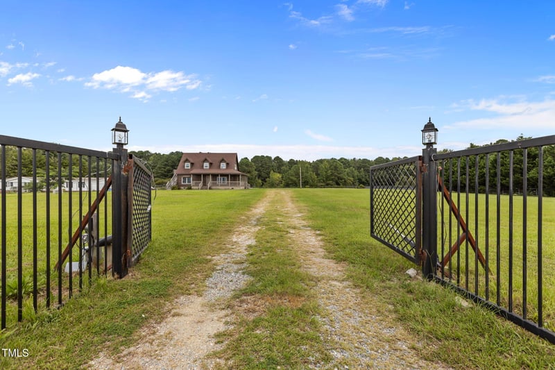 1829 Old Batten Rd, Selma, NC 27576