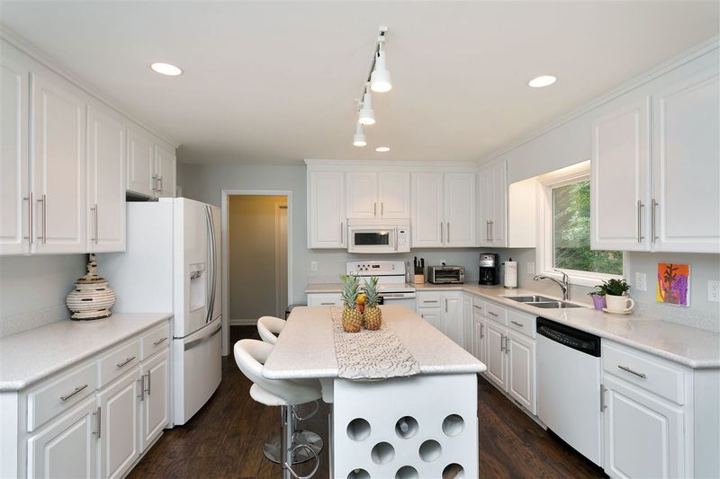 1829 Snow Wind Dr, Raleigh, NC 27615