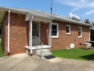 1829 Whitsett St, Burlington, NC 27215