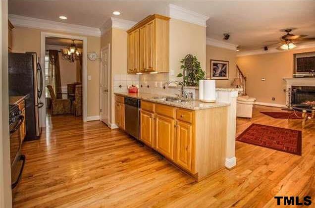 183 Hocutt Farm Dr, Clayton, NC 27527
