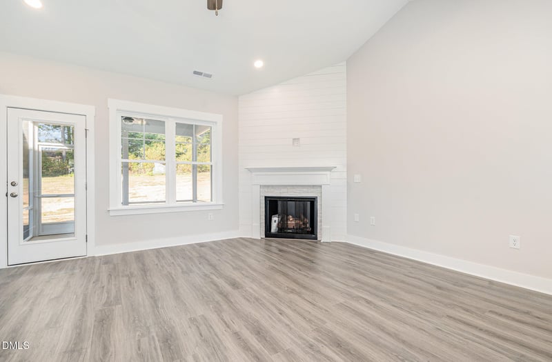 183 Tee Dr, Selma, NC 27576