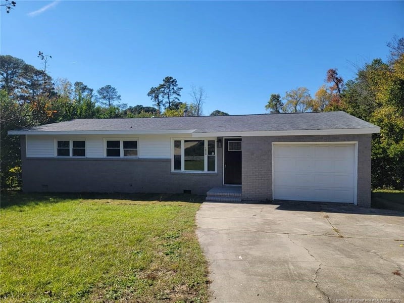 1830 Glenwick Dr, Fayetteville, NC 28304