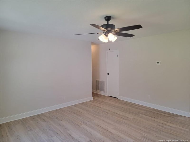 1830 Glenwick Dr, Fayetteville, NC 28304