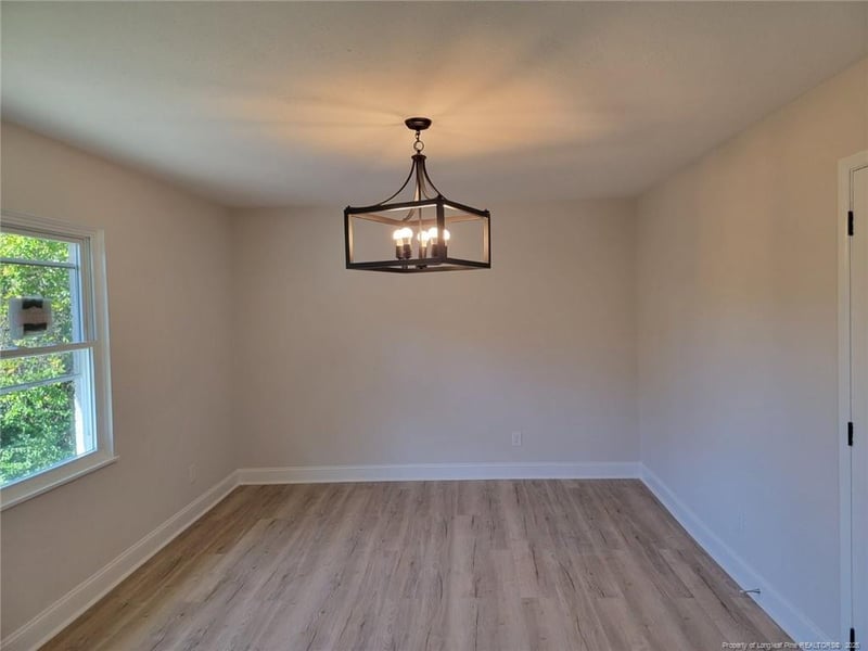 1830 Glenwick Dr, Fayetteville, NC 28304