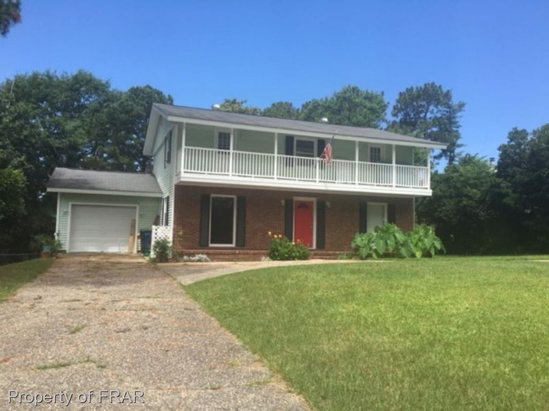 1830 Wendover Dr, Fayetteville, NC 28304