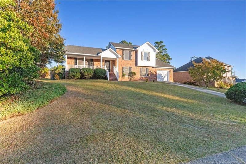 1831 Daphne Cir, Fayetteville, NC 28304