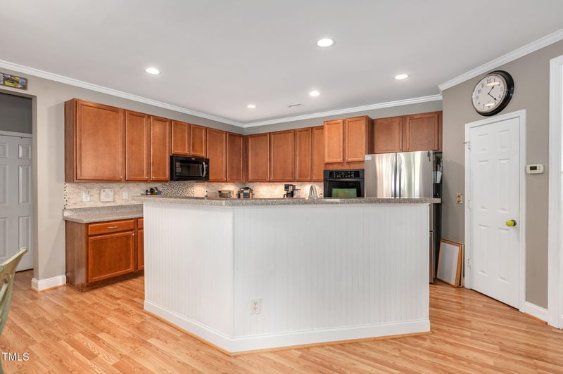 1831 Devonridge Dr, Fuquay Varina, NC 27526