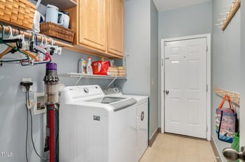 1831 Devonridge Dr, Fuquay Varina, NC 27526