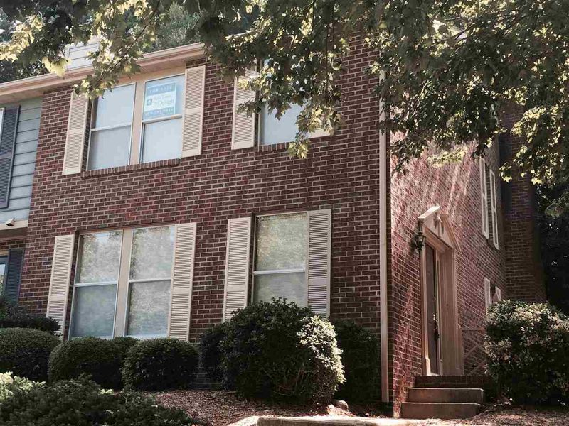 1831 Fox Sterling Dr, Raleigh, NC 27606