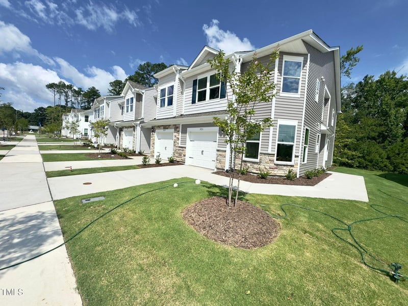 1831 Hinesley Dr, Durham, NC 27703