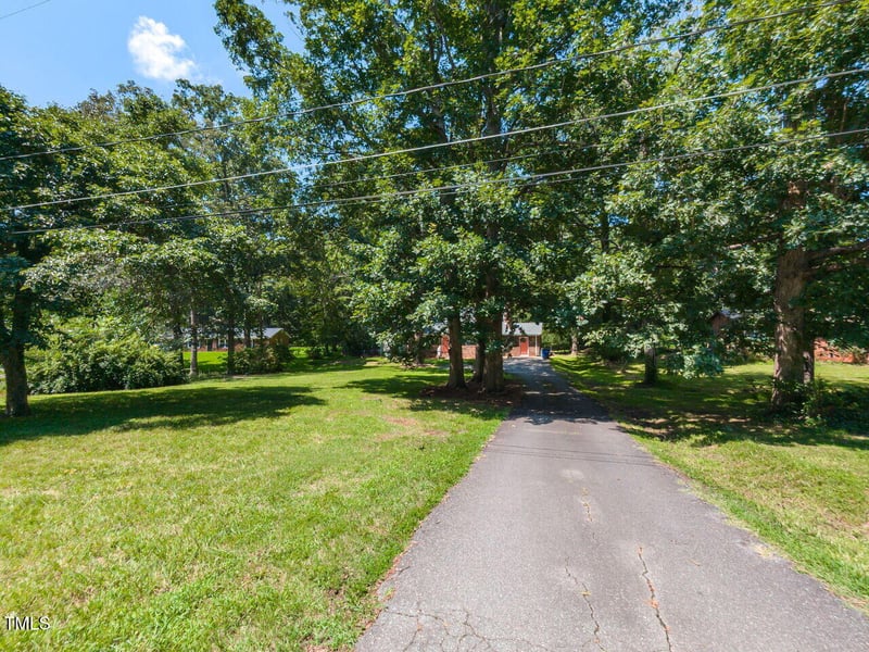 1831 Washington Dr, Hillsborough, NC 27278