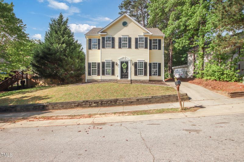 1832 Elkpark Dr, Raleigh, NC 27610