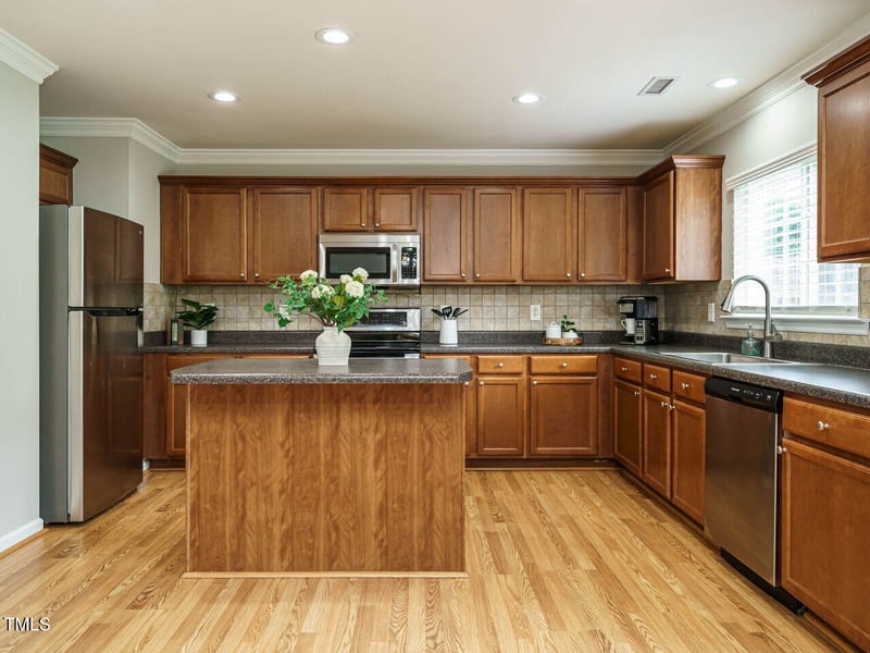 1833 Creek Oak Cir, Fuquay Varina, NC 27526