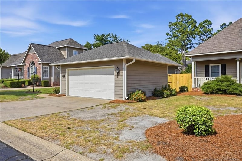 1833 Stetson Ln, Fayetteville, NC 28304