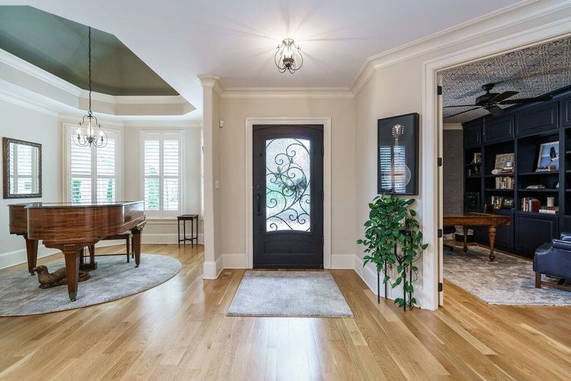 1833 Torrington St, Raleigh, NC 27615