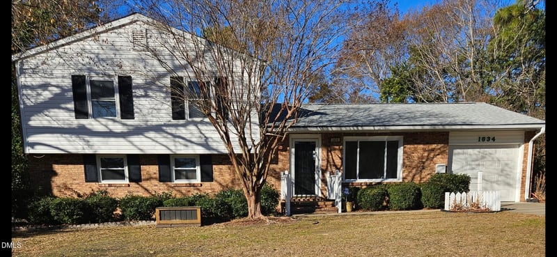 1834 Wendover Dr, Fayetteville, NC 28304