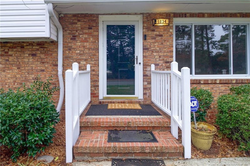 1834 Wendover Dr, Fayetteville, NC 28304