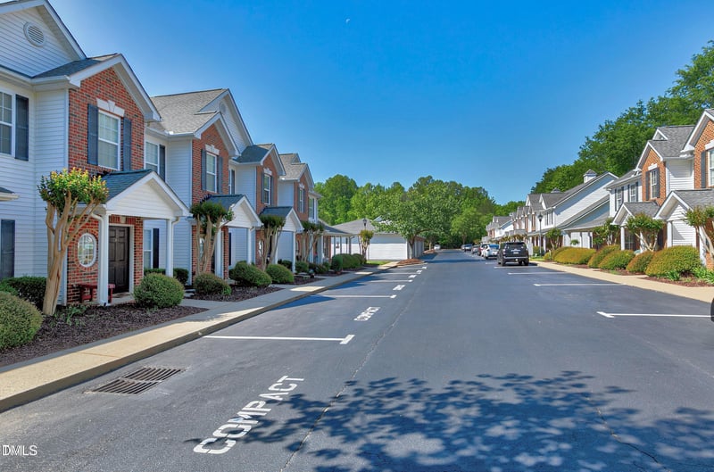 1835 Birmingham Dr, Hillsborough, NC 27278