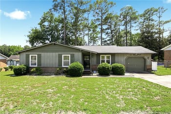 1837 Eichelberger Dr, Fayetteville, NC 28303