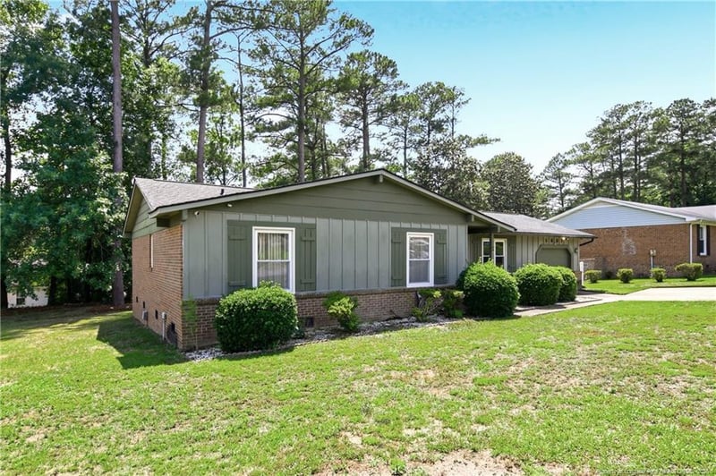 1837 Eichelberger Dr, Fayetteville, NC 28303