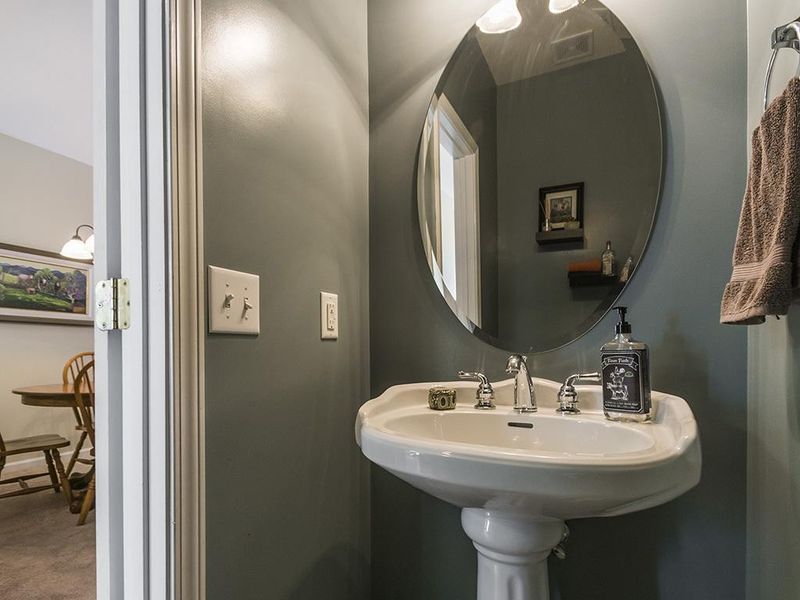 1839 Birmingham Dr, Hillsborough, NC 27278