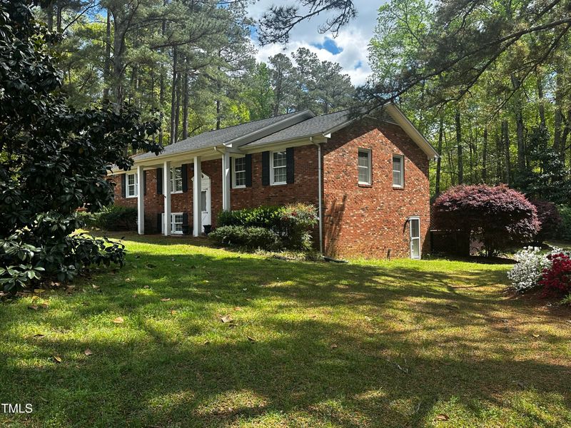 184 Pine St E, Lillington, NC 27546
