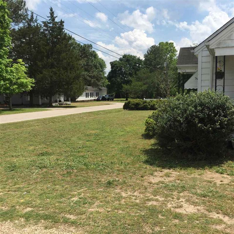 184 S Railroad St, Coats, NC 27521