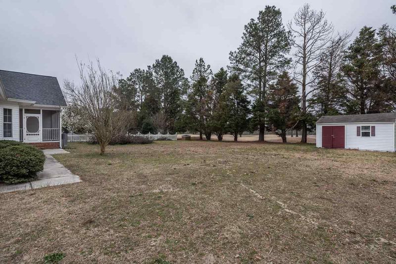 184 Stonehenge Dr, Dunn, NC 28334