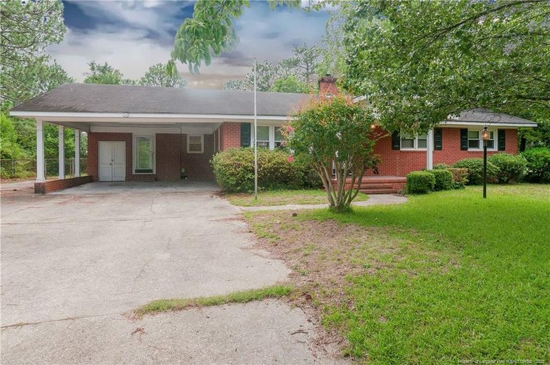 1840 Conover Dr, Fayetteville, NC 28304