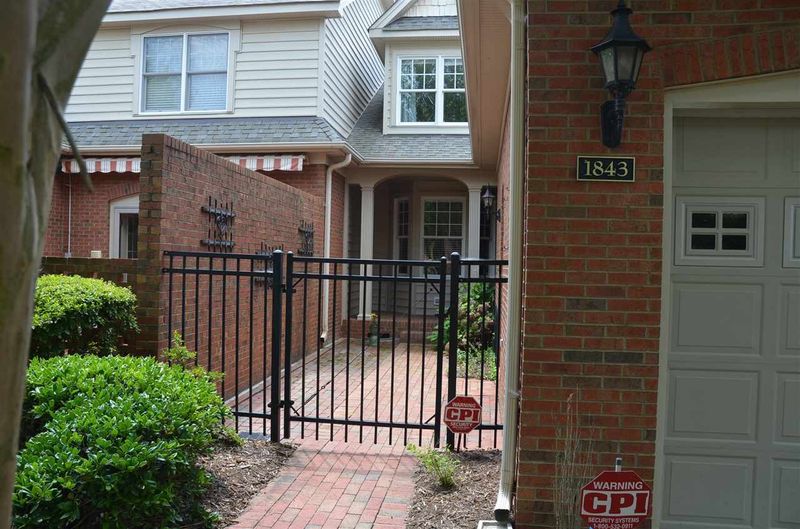 1843 Middlebrook Dr, Raleigh, NC 27615