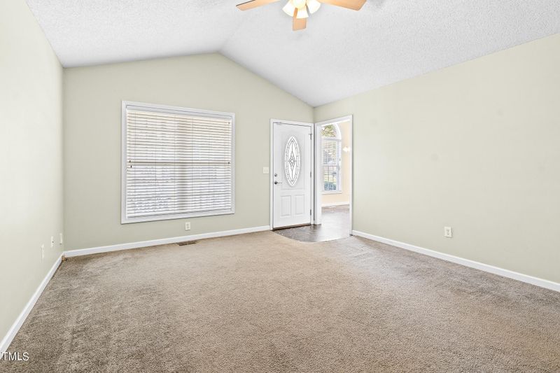 1844 Cedar Ridge Dr, Burlington, NC 27217