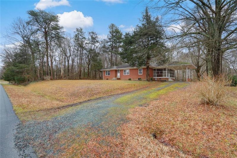 1844 Greentree Rd, Burlington, NC 27217