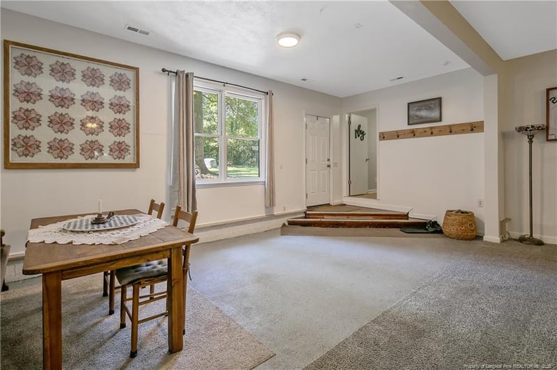 1844 Sykes Pond Rd, Fayetteville, NC 28304