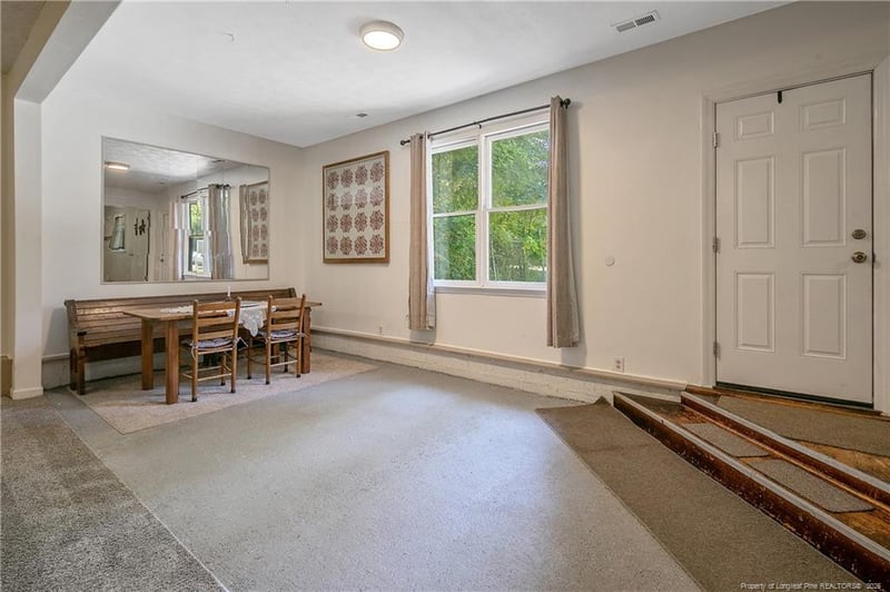 1844 Sykes Pond Rd, Fayetteville, NC 28304