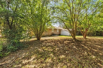 1846 Dewsberry Dr, Fayetteville, NC 28304