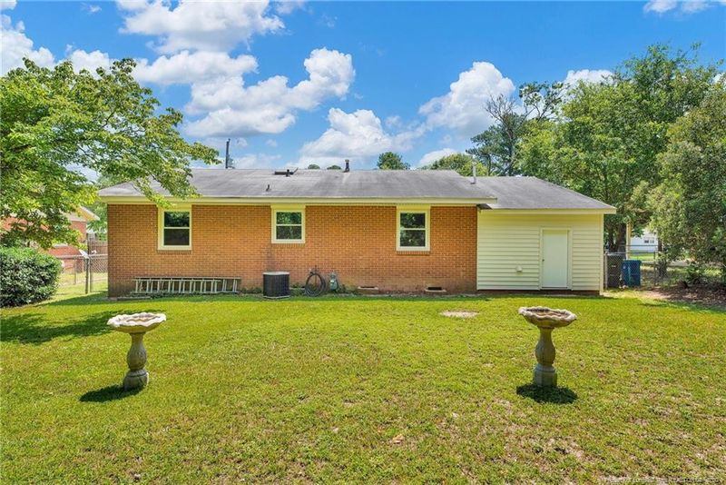 1846 Strathmore Ave, Fayetteville, NC 28304