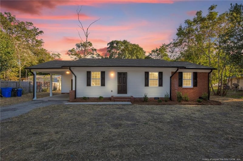 1847 Strickland Bridge Rd, Fayetteville, NC 28304