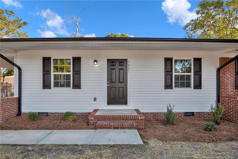 1847 Strickland Bridge Rd, Fayetteville, NC 28304